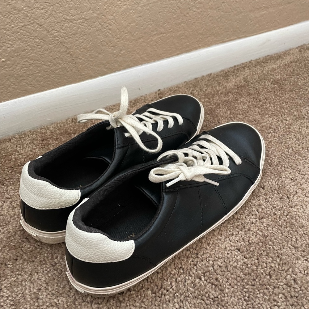 Old Navy Black Sneakers